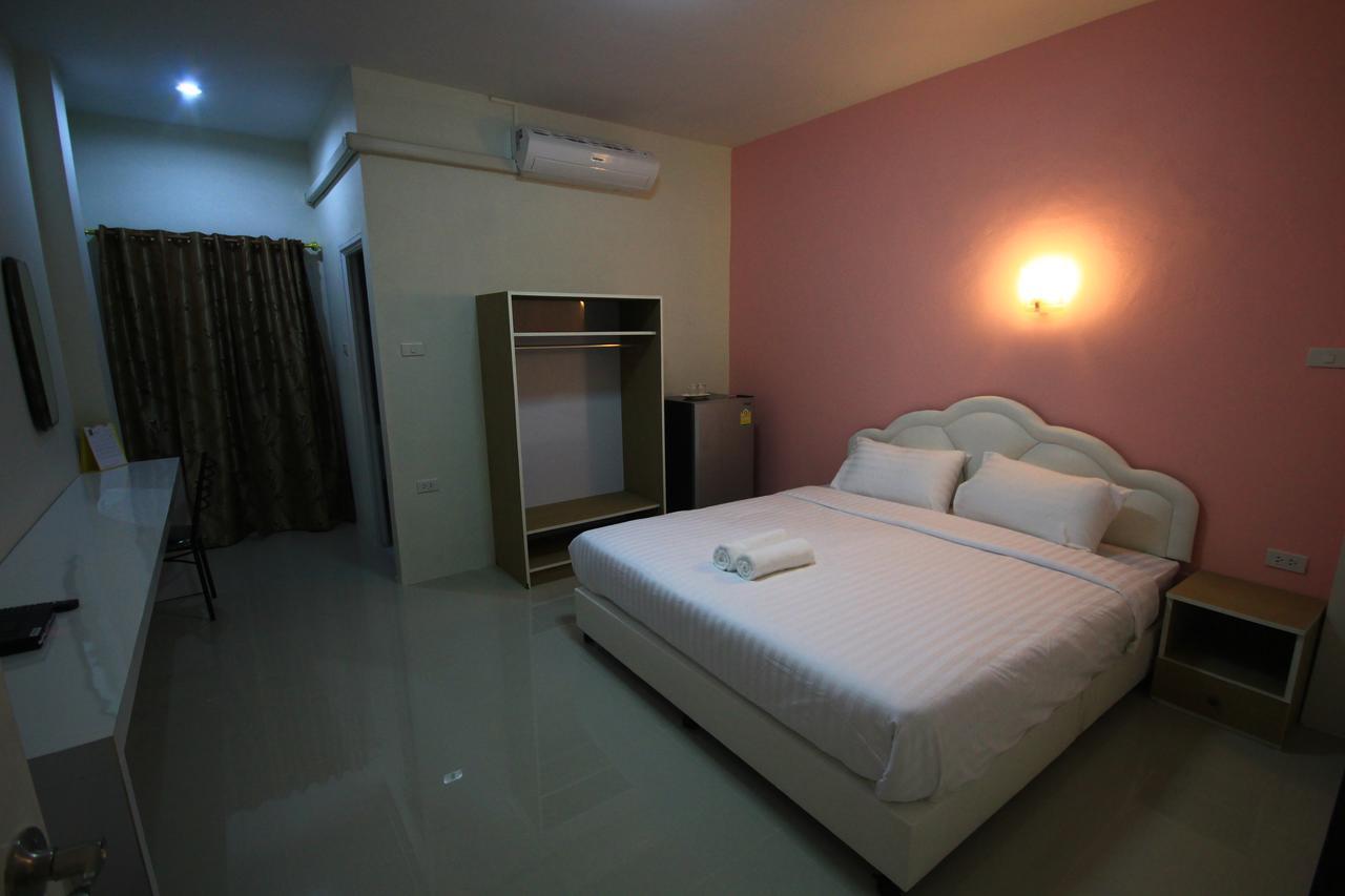 Orapan Place Lampang Bagian luar foto