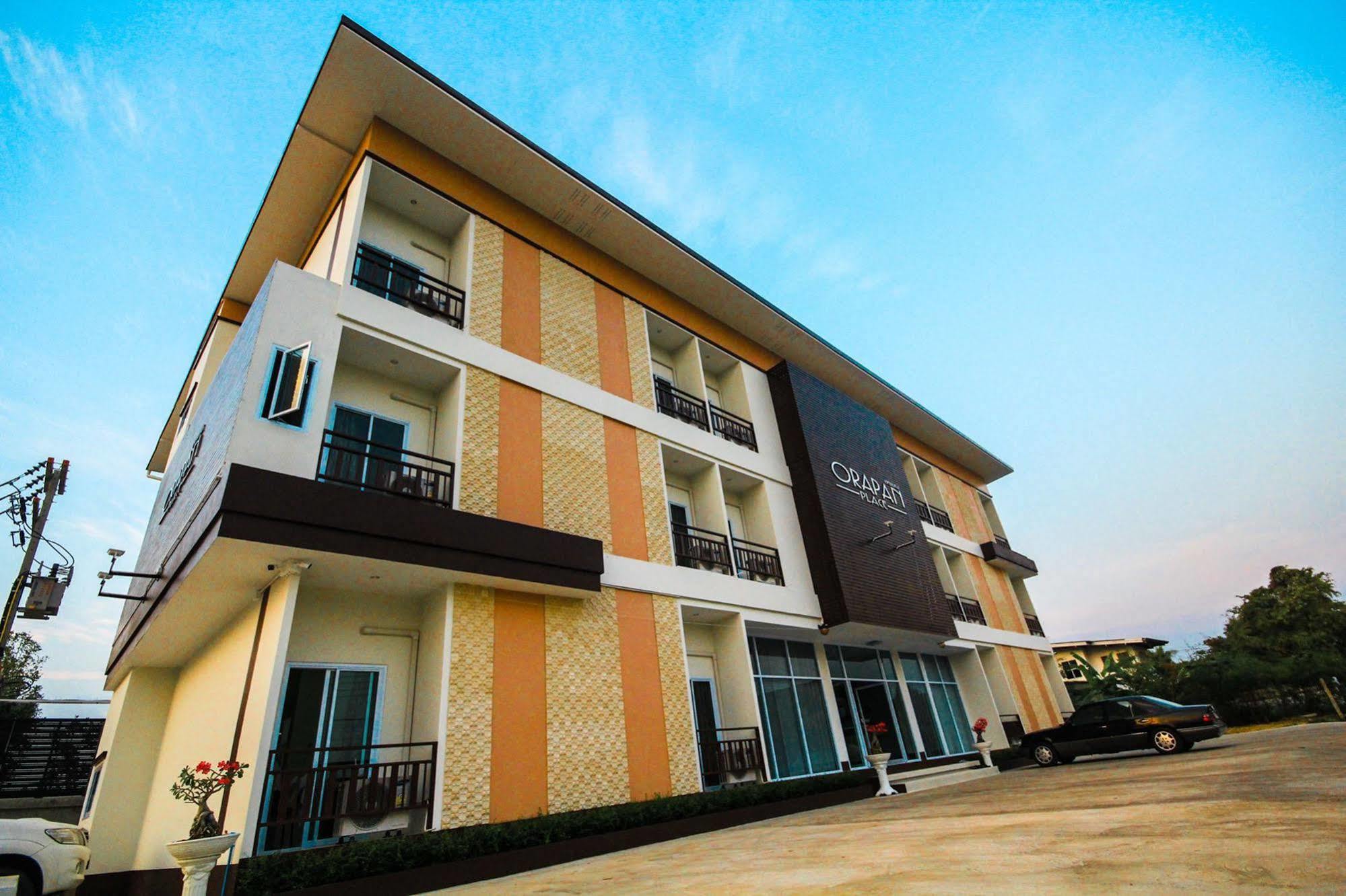 Orapan Place Lampang Bagian luar foto