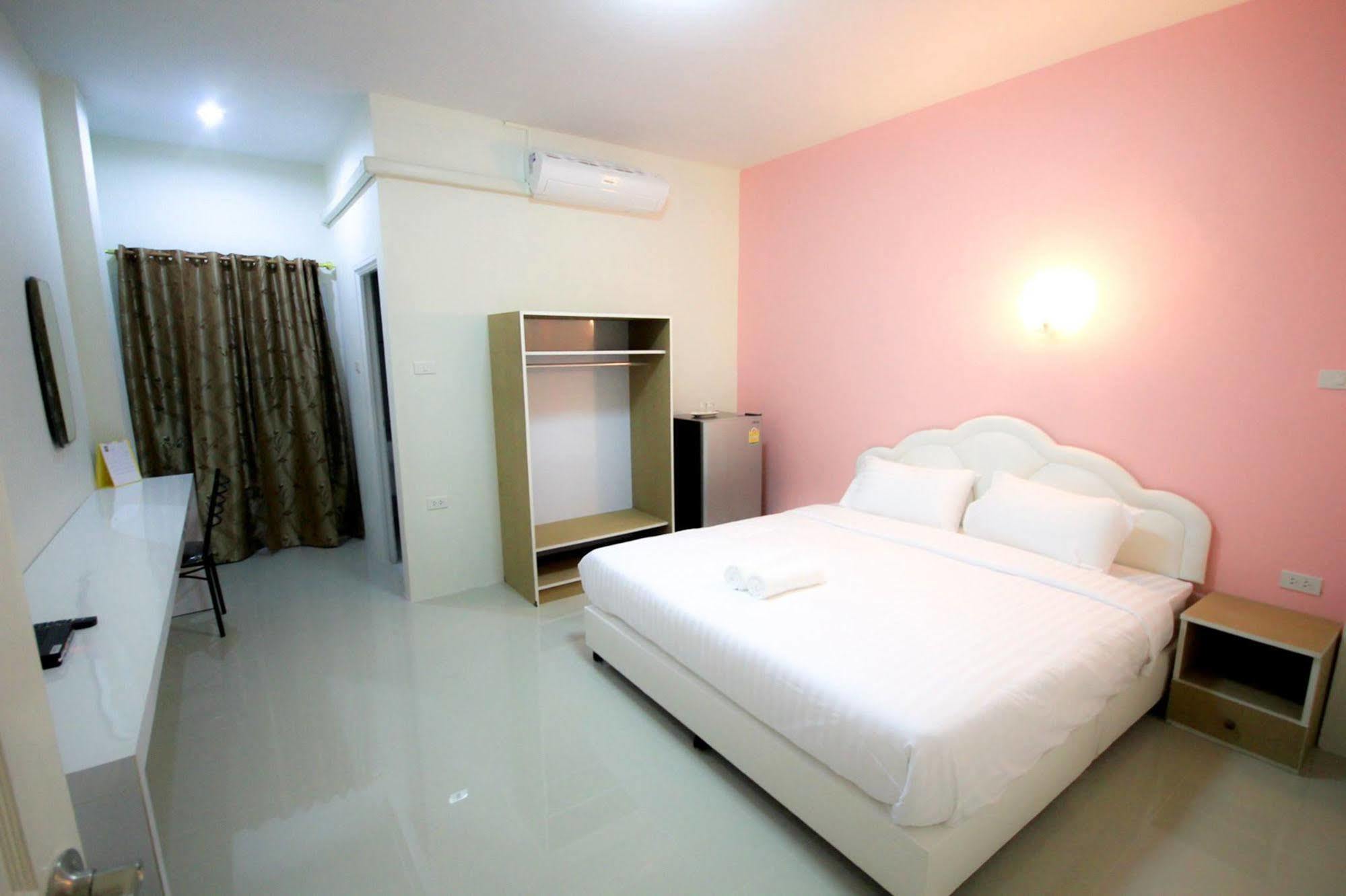 Orapan Place Lampang Bagian luar foto
